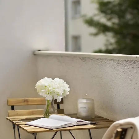Manhattan Olive With Parking By Elite * Danzica