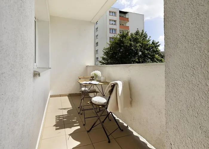 Manhattan Olive With Parking By Elite Danzica