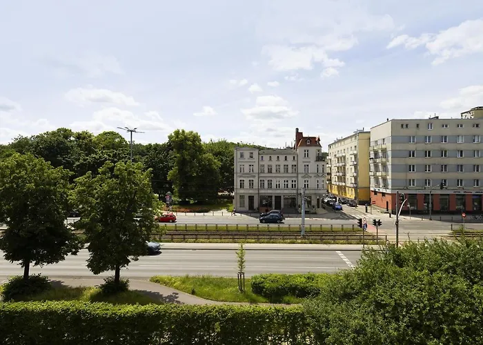 Manhattan Olive With Parking By Elite *