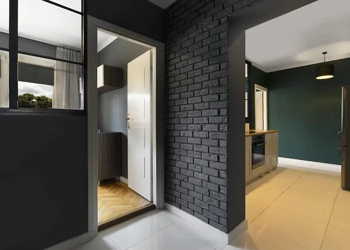 Manhattan Olive With Parking By Elite Danzica