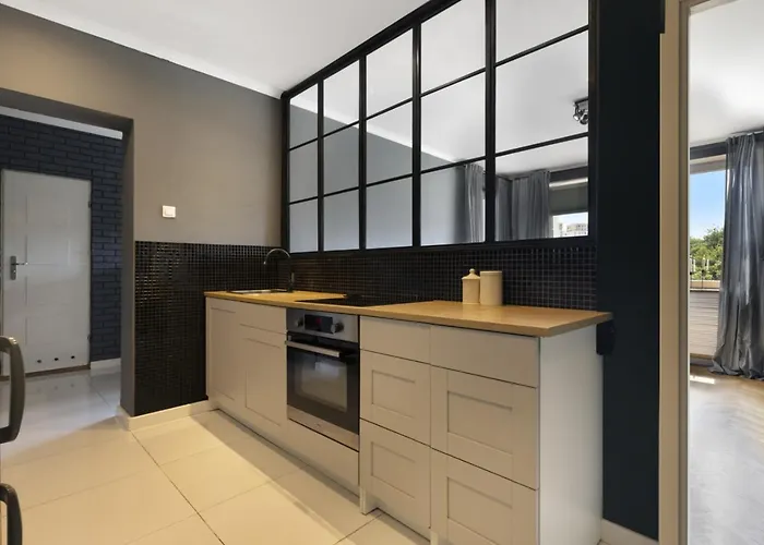 Manhattan Olive With Parking By Elite * Danzica