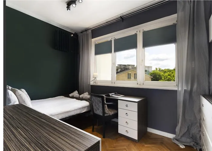 Manhattan Olive With Parking By Elite Danzica