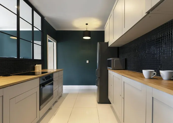 Manhattan Olive With Parking By Elite Danzica