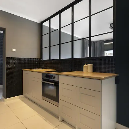 Manhattan Olive With Parking By Elite * Gdansk